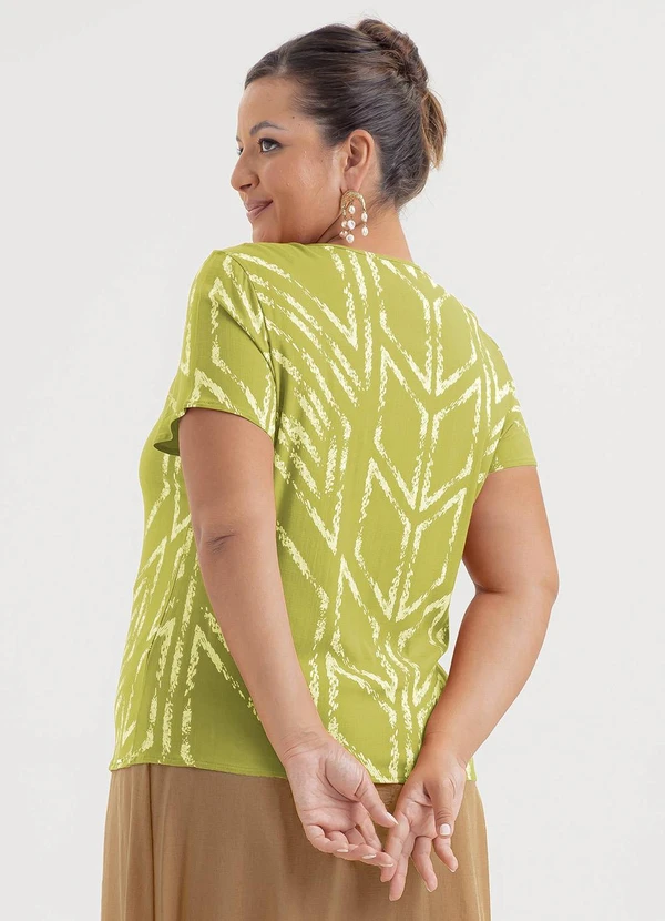 Cativa - Blusa Plus Size em Viscose Verde