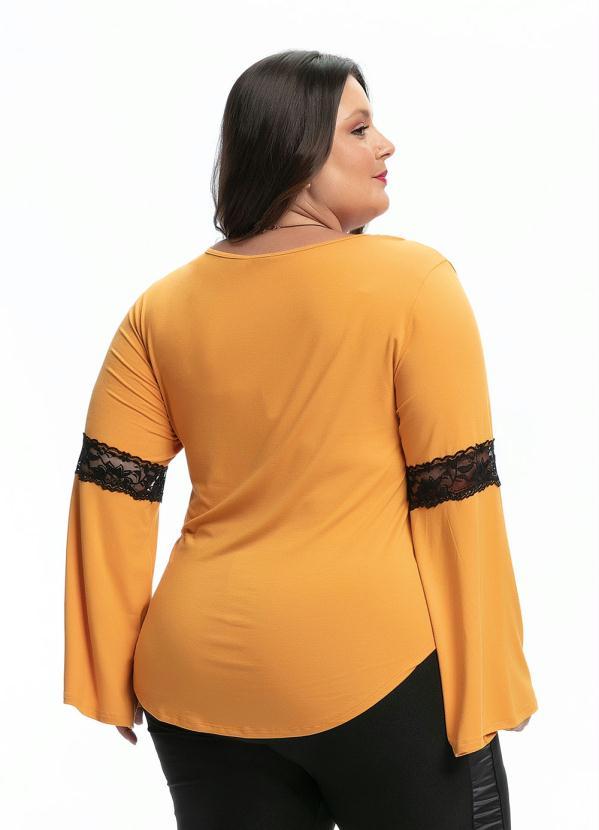 Queima Estoque - Blusa Plus Size Mostarda com Renda nas Mangas 5