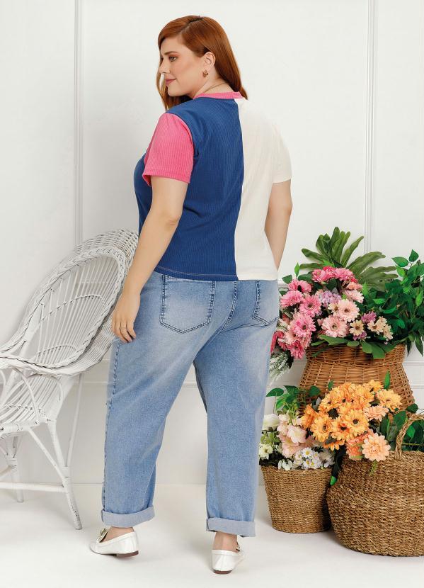 Outlet - Blusa Plus Size Multicolor com Recorte 3