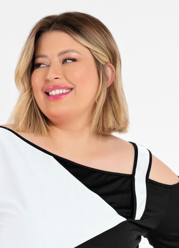 Marguerite - Blusa Preta e Branca Recorte e Alça Plus Size 3