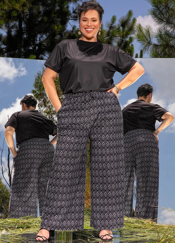 Marguerite - Blusa Preta em Malha Acetinada 3