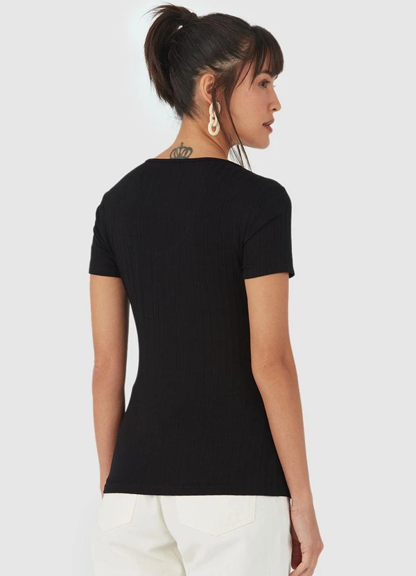 Malwee - Blusa Preta em Viscose Canelada 4