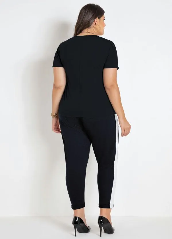 Marguerite - Blusa Preta Plus Size Manga Curta com Lapela 5