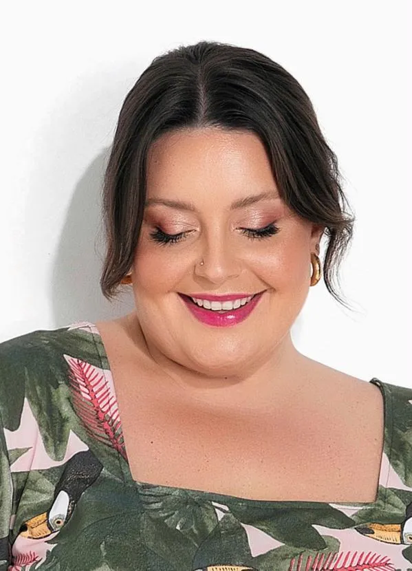 Marguerite - Cropped Folhas Verde com Mangas Amplas Plus Size 3