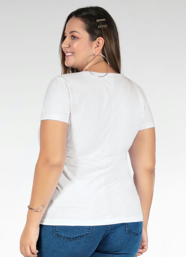 Marguerite - T-Shirt com Estampa Frontal Branca Plus Size 2