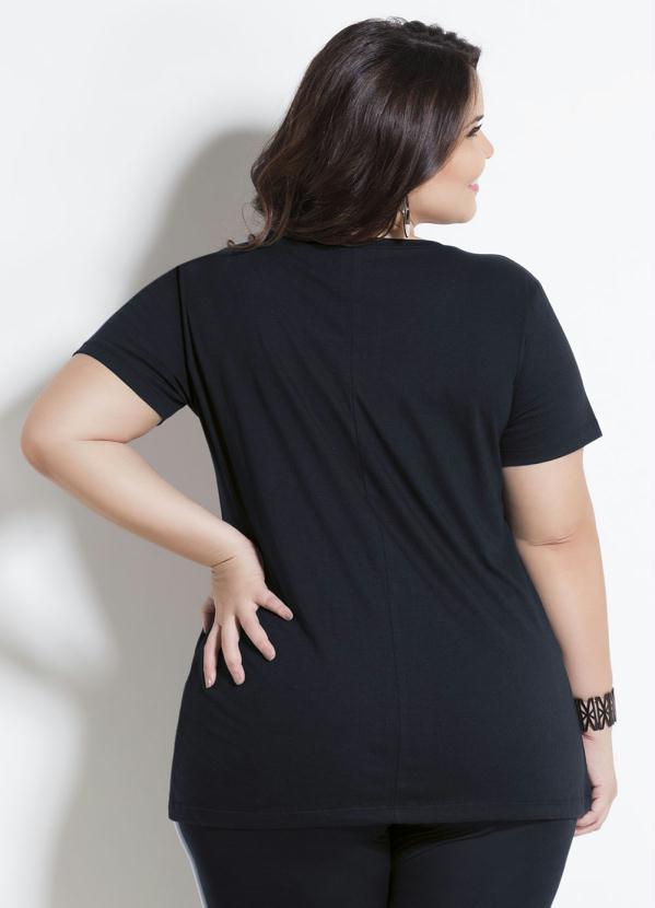 Marguerite - T-Shirt Plus Size Preta com Estampa Marguerite 2