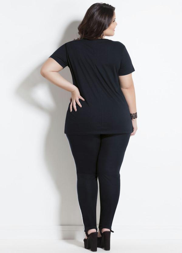 Marguerite - T-Shirt Plus Size Preta com Estampa Marguerite 4