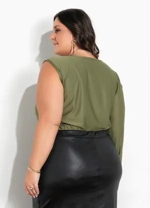 Marguerite - Blusa Assimétrica Verde Militar Plus Size - MARGUERITE