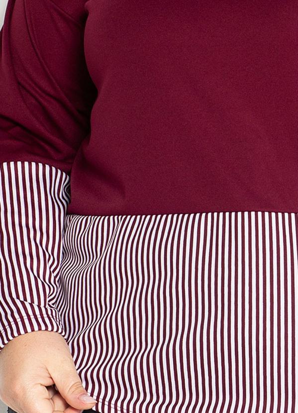 Marguerite - Blusa Bordô com Capuz e Constraste Plus Size 3