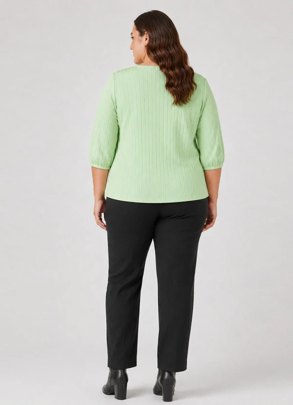 Infinita Cor - Blusa Canelada Plus Decote em V Verde