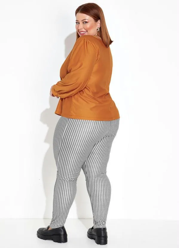 Marguerite - Blusa Caramelo em Malha Crepe Plus Size 2