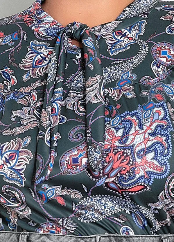 Marguerite - Blusa Cashmere Verde com Gola Laço Plus Size 3