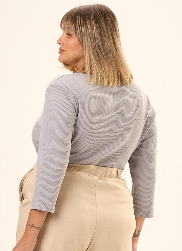 Cess - Blusa Decote Quadrado em Canelado Hera Cinza 4