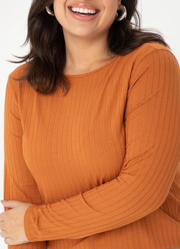 Malwee - Blusa em Malha Canelada Feminina Plus Marrom 2
