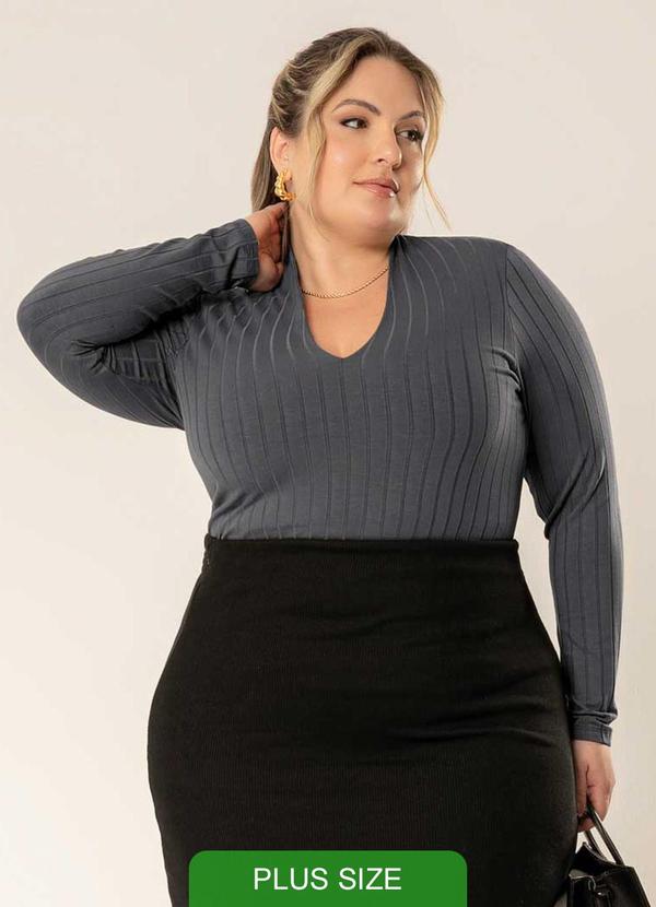 Cativa - Blusa Feminina Plus com Decote Cinza