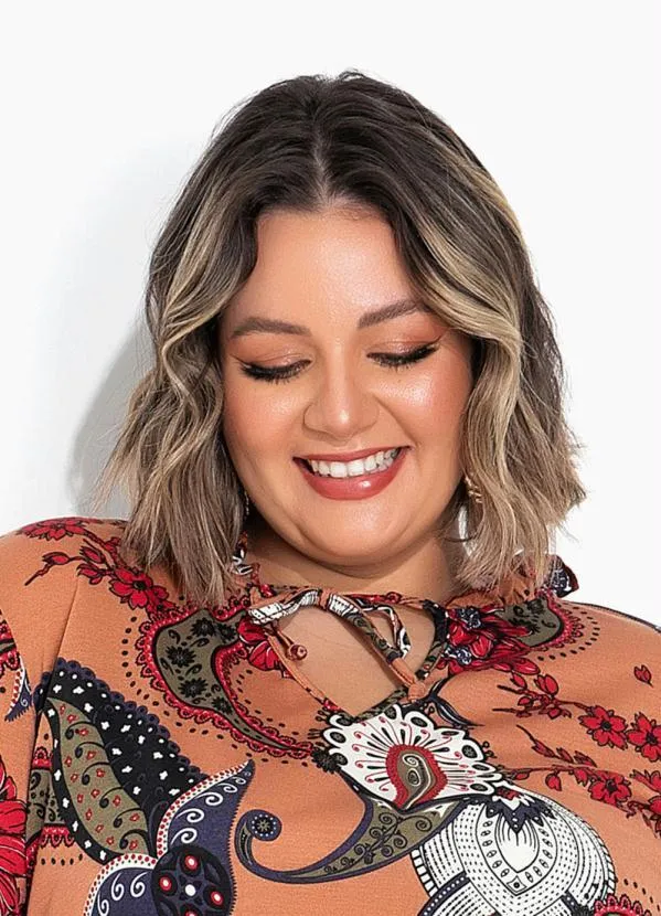 Marguerite - Blusa Lenço Marrom com Gola Frufru Plus Size 3