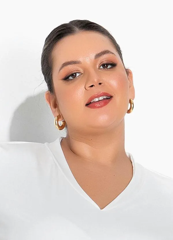 Marguerite - Blusa Off White com Gola no Decote Plus Size 3