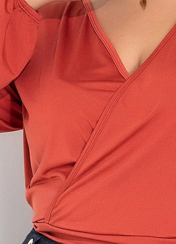 Marguerite - Blusa Terracota Transpassada Plus Size 3