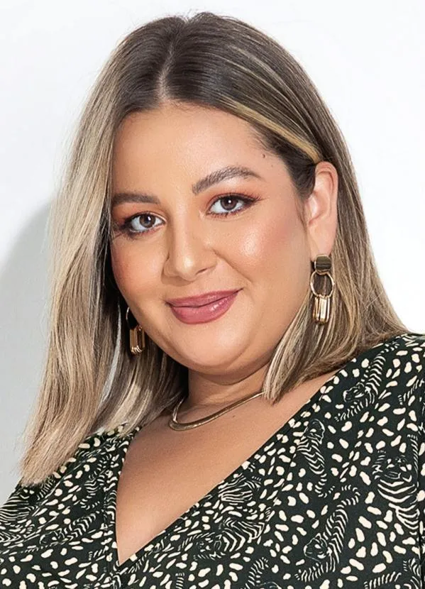 Marguerite - Blusa Tigre Preta Decote Transpassado Plus Size 3