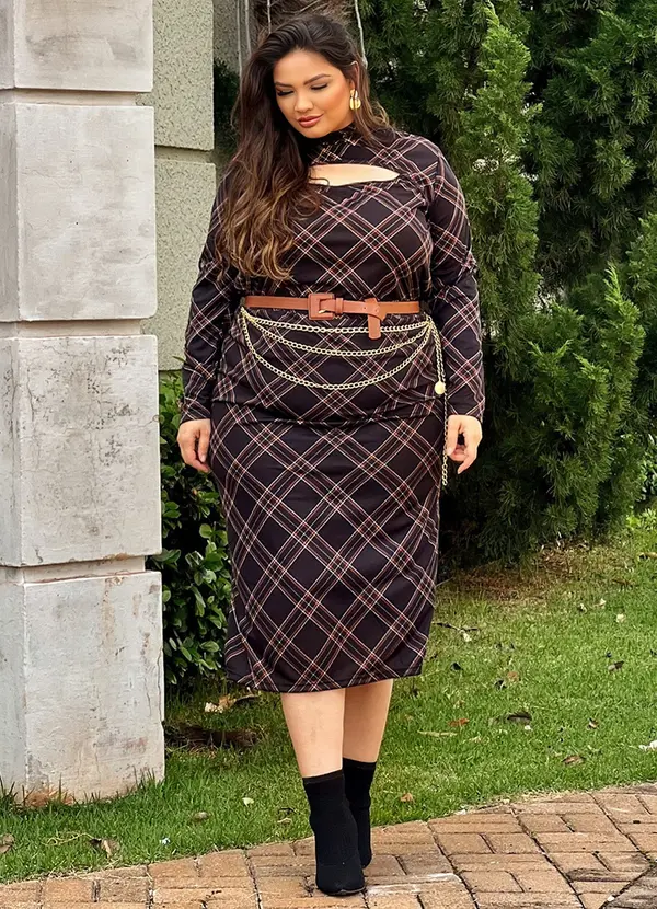 Marguerite - Blusa Xadrez Preta com Recorte Vazado Plus Size 2