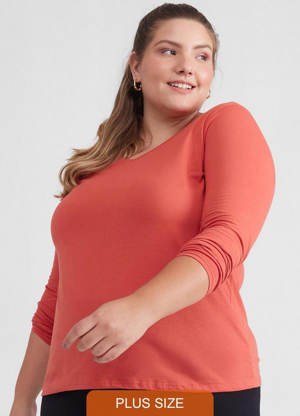 Basicamente - Camiseta Slim Gola V Plus Laranja Coral