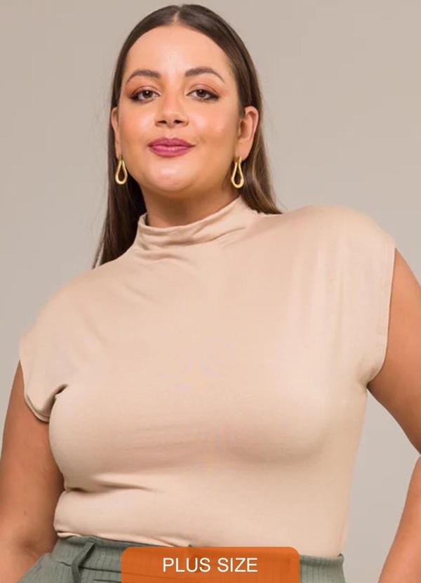 Cess - Blusa Plus Size Bege Básica