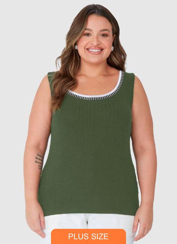 Malwee - Blusa Verde Militar Canelada com Retilínea Plus