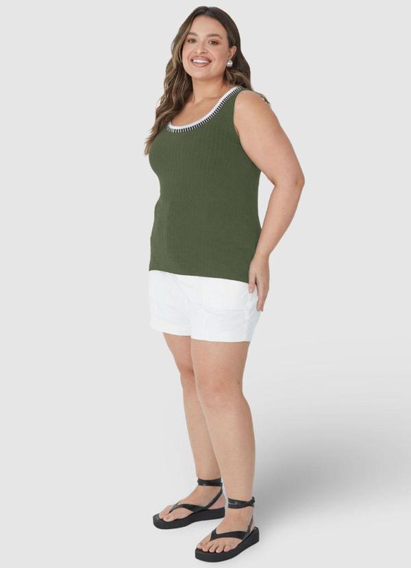 Malwee - Blusa Verde Militar Canelada com Retilínea Plus 4