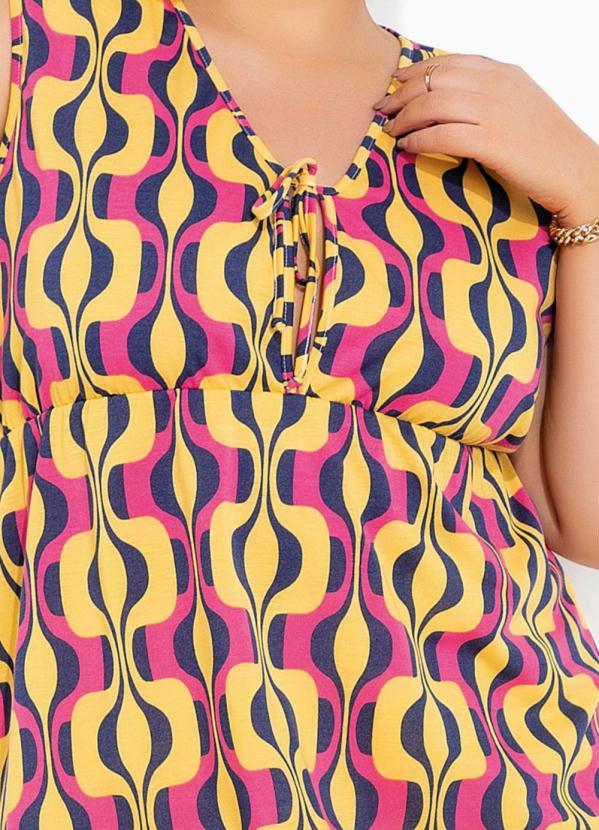 Marguerite - Regata Abstrata Amarela com Amarração Plus Size 3