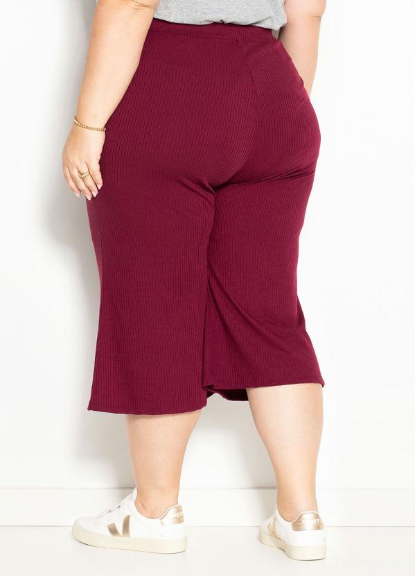 Marguerite - Calça Bordô Capri com Elástico Plus Size 2