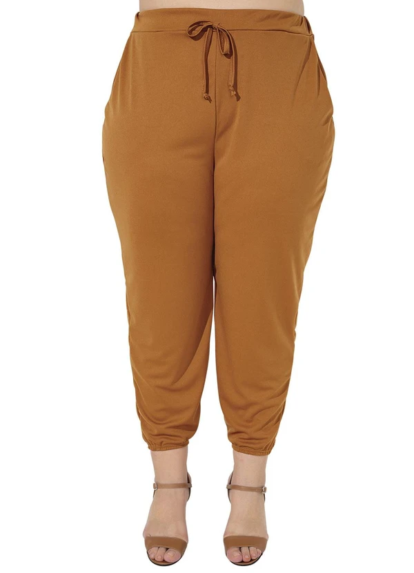 Marguerite - Calça Caramelo Jogger com Bolsos Plus Size 5