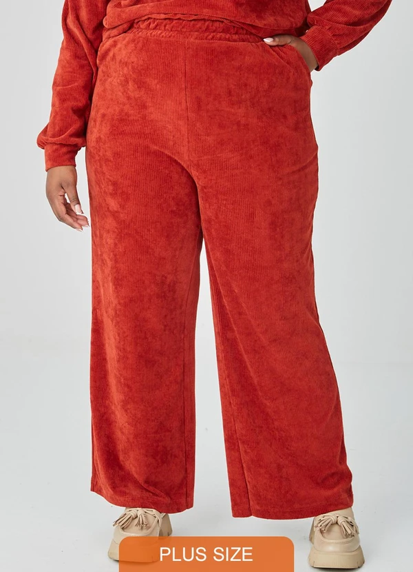 Malwee - Calça Feminina Clochard em Plush Plus Terracota