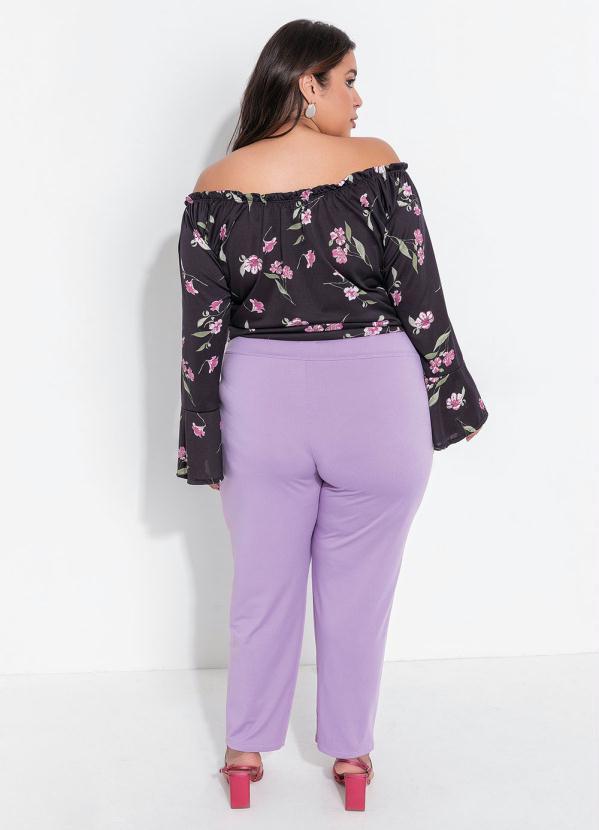 Outlet - Calça Plus Size Lilás com Pregas e Bolsos 4
