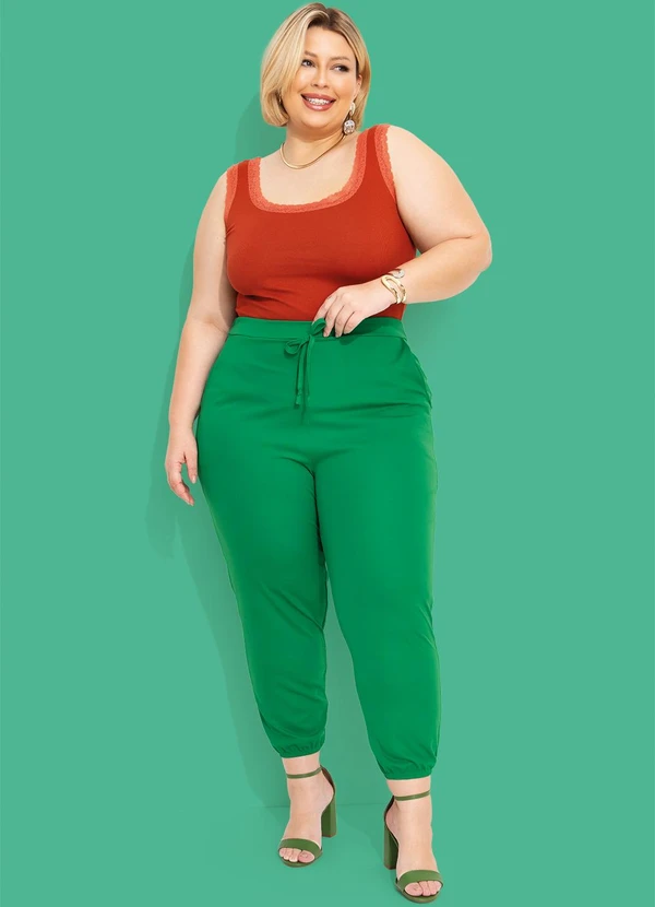 Marguerite - Calça Verde Bandeira Jogger com Bolsos Plus Size 2