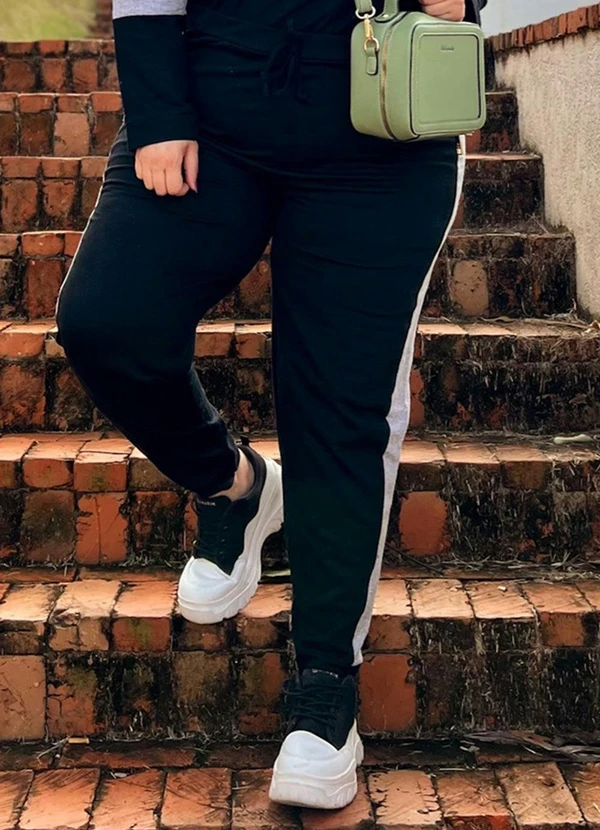 Marguerite - Calça Preta e Mescla com Recortes Plus Size 3