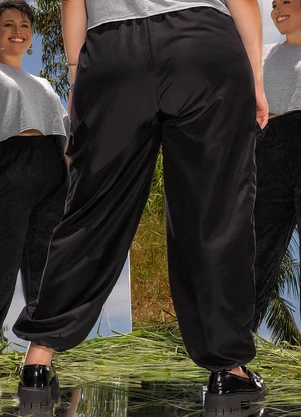 Marguerite - Calça Preta em Microtel - MARGUERITE