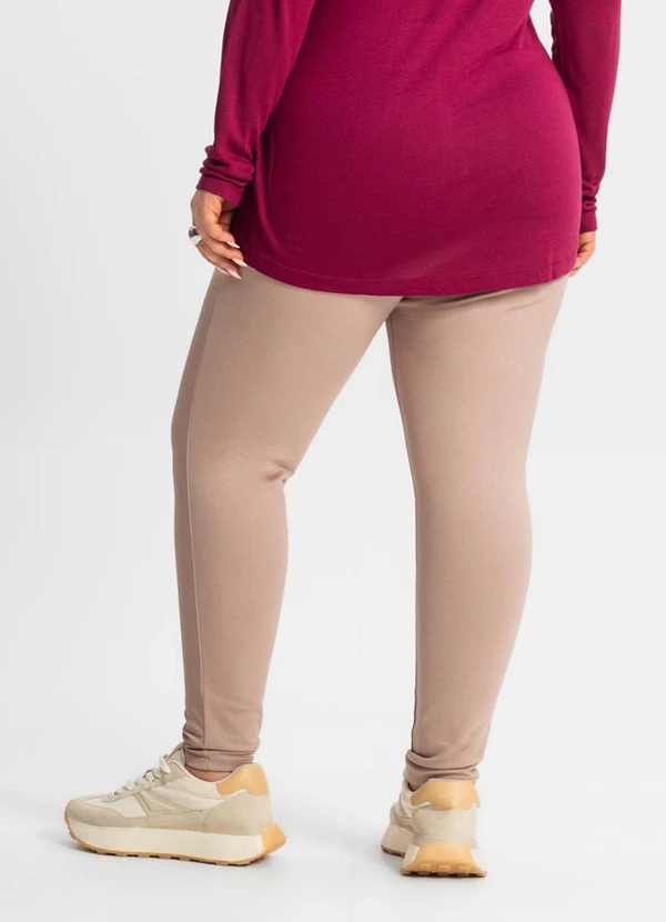 Secret Glam - Legging Plus Size em Courino Marrom 2