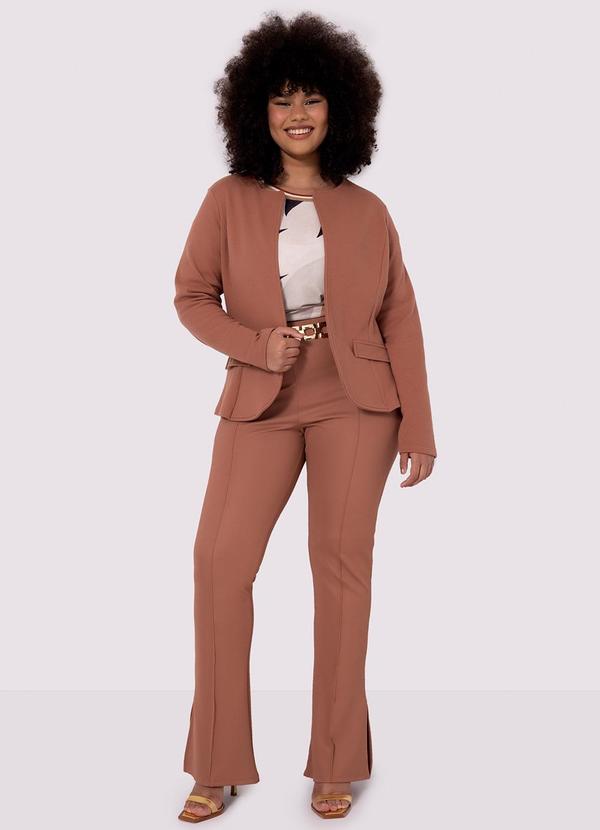 Lunender Mais Mulher - Calça Flare Plus Size Alfaiataria com Fenda Marrom 2