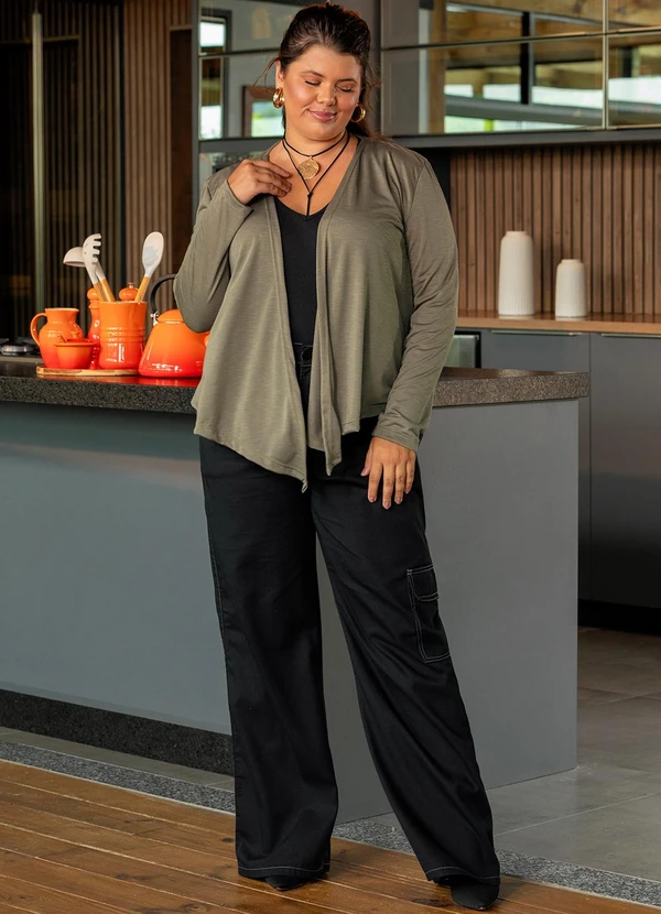 Marguerite - Calça Preta em Sarja com Bolso Cargo 5