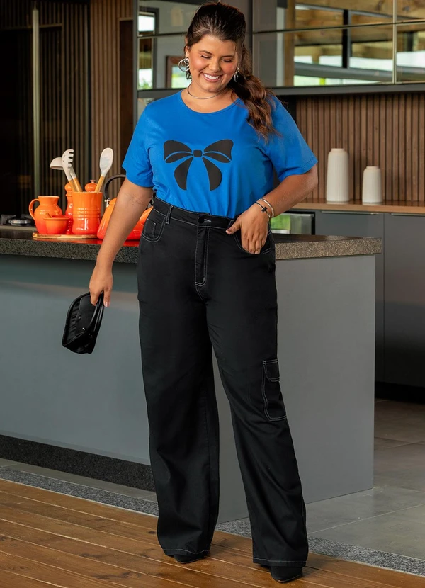 Marguerite - Calça Preta em Sarja com Bolso Cargo 8