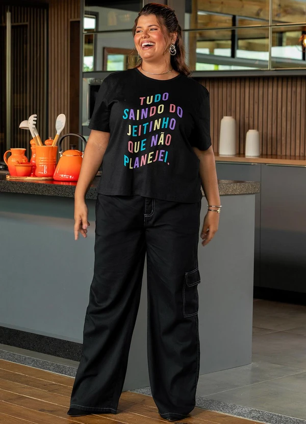 Marguerite - Calça Preta em Sarja com Bolso Cargo