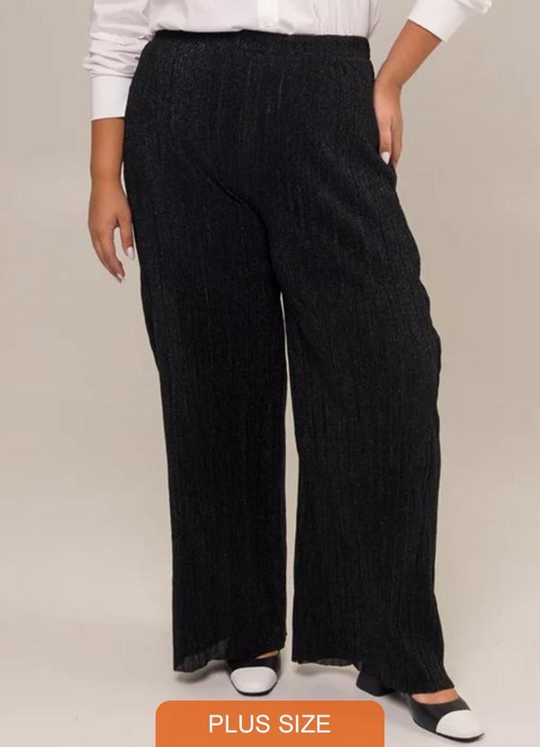 Cess - Calça Wide Leg Plus Size Plissada Petúnia Preta