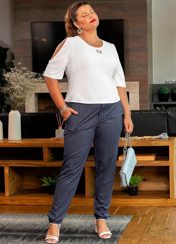 Marguerite - Calça Azul Marinho em Malha Denim 4