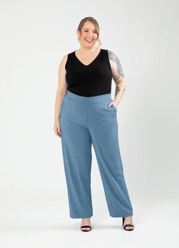 Cativa - Calça Plus Size Reta em Viscose Azul 3