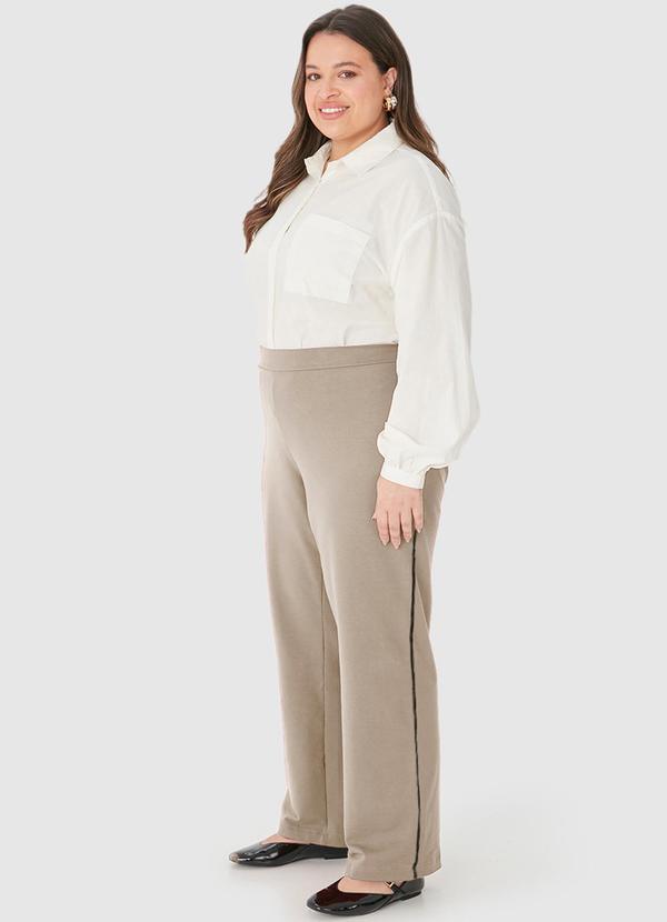 Malwee - Calça Reta Feminina em Moletom Plus Bege 3