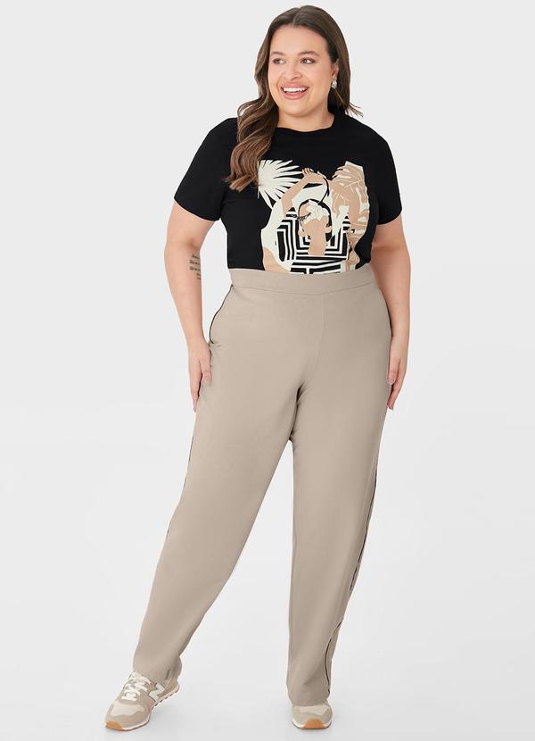 Malwee - Calça Reta Feminina em Moletom Plus Bege 4