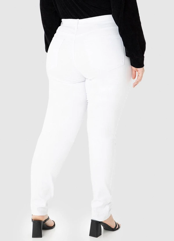 Malwee - Calça Branca Skinny em Sarja Flex Plus 9