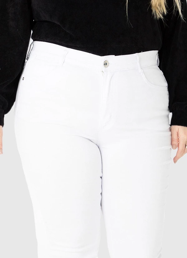Malwee - Calça Branca Skinny em Sarja Flex Plus 6