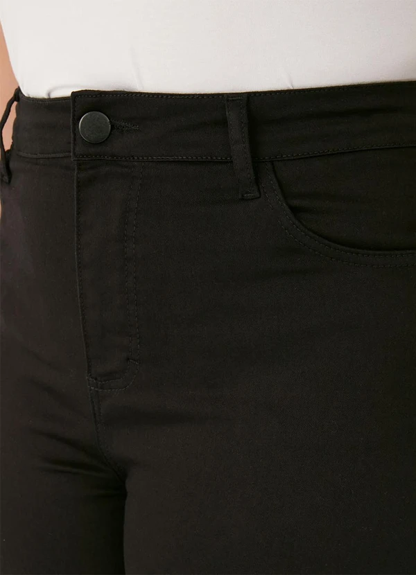 Malwee - Calça Skinny em Sarja PlusPreto 8