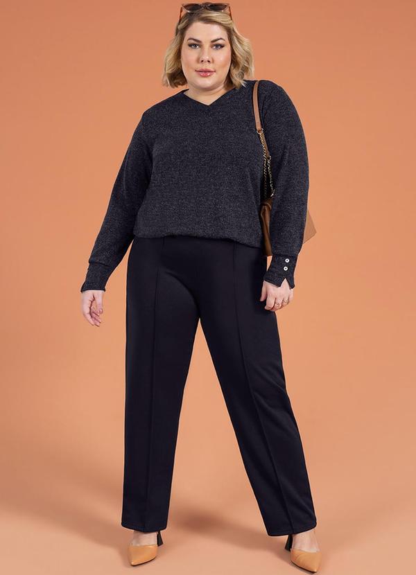 Cativa Plus Size - Calça Feminina em Moletom  com Recorte Preto 2